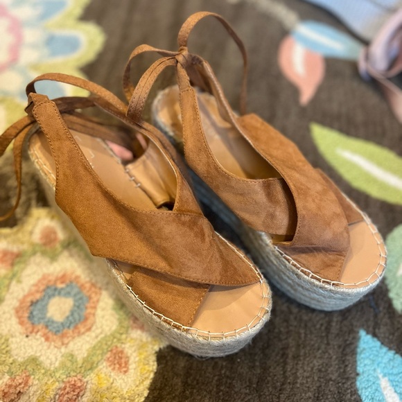 ShuShop Tan Suede Platform Lace Up Sandals - Picture 2 of 9